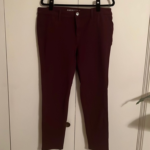 American Eagle Outfitters Pants - American Eagle super stretch jegging - burgundy - size 16